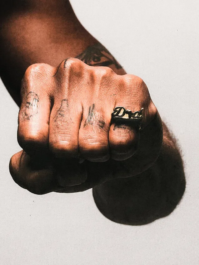 „Dad“-Ring aus Gold