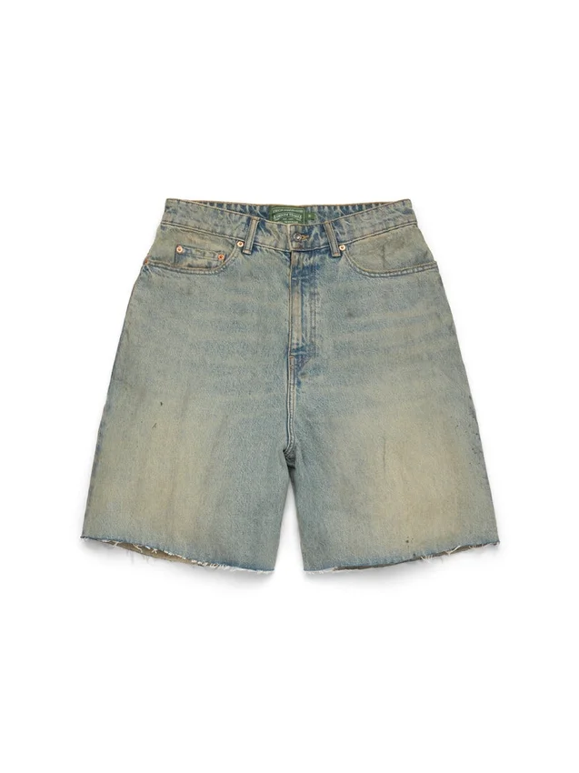 Denim shorts in „Dirty Wash“