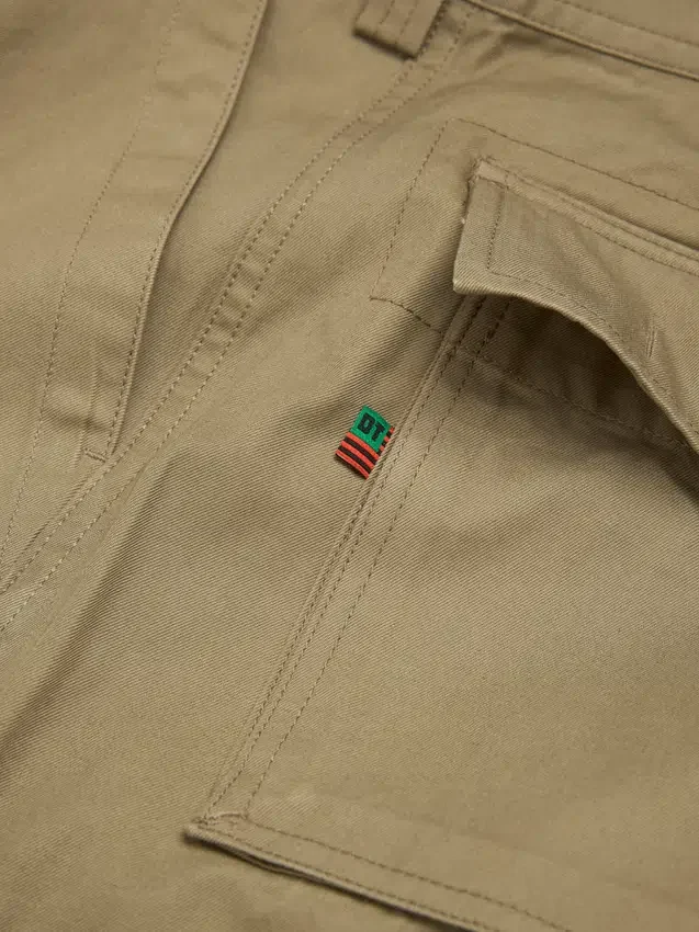 Saisonale Cargo-Shorts in Beige